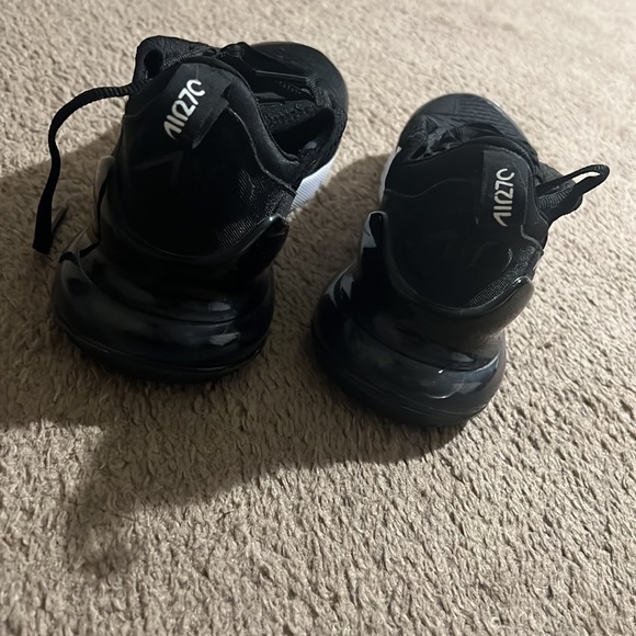 Nike Air 270! Men’s size 7.5 (9 women’s) barely worn! - Picture 3 of 6